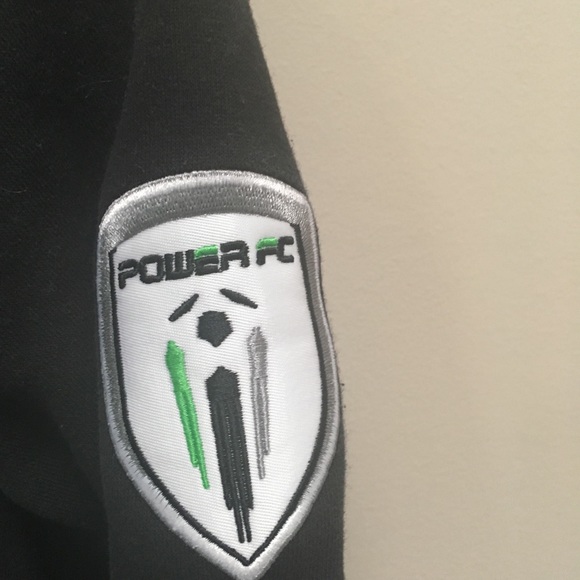 Youth Umbro hoodie - Picture 2 of 4